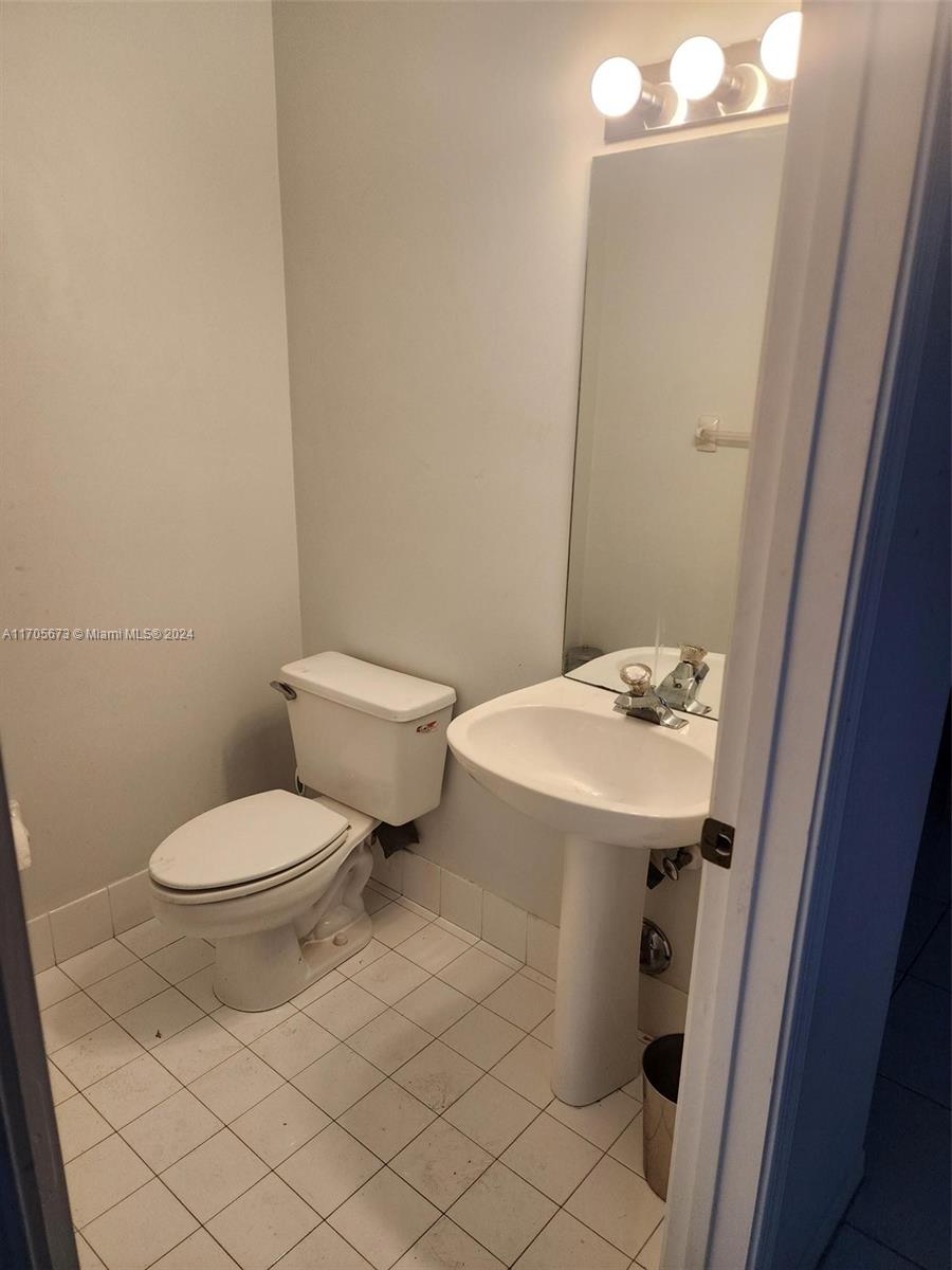 5121 Sabal Gardens Lane, Unit 1 Boca Raton, FL 33487 - Photo 8 of 14