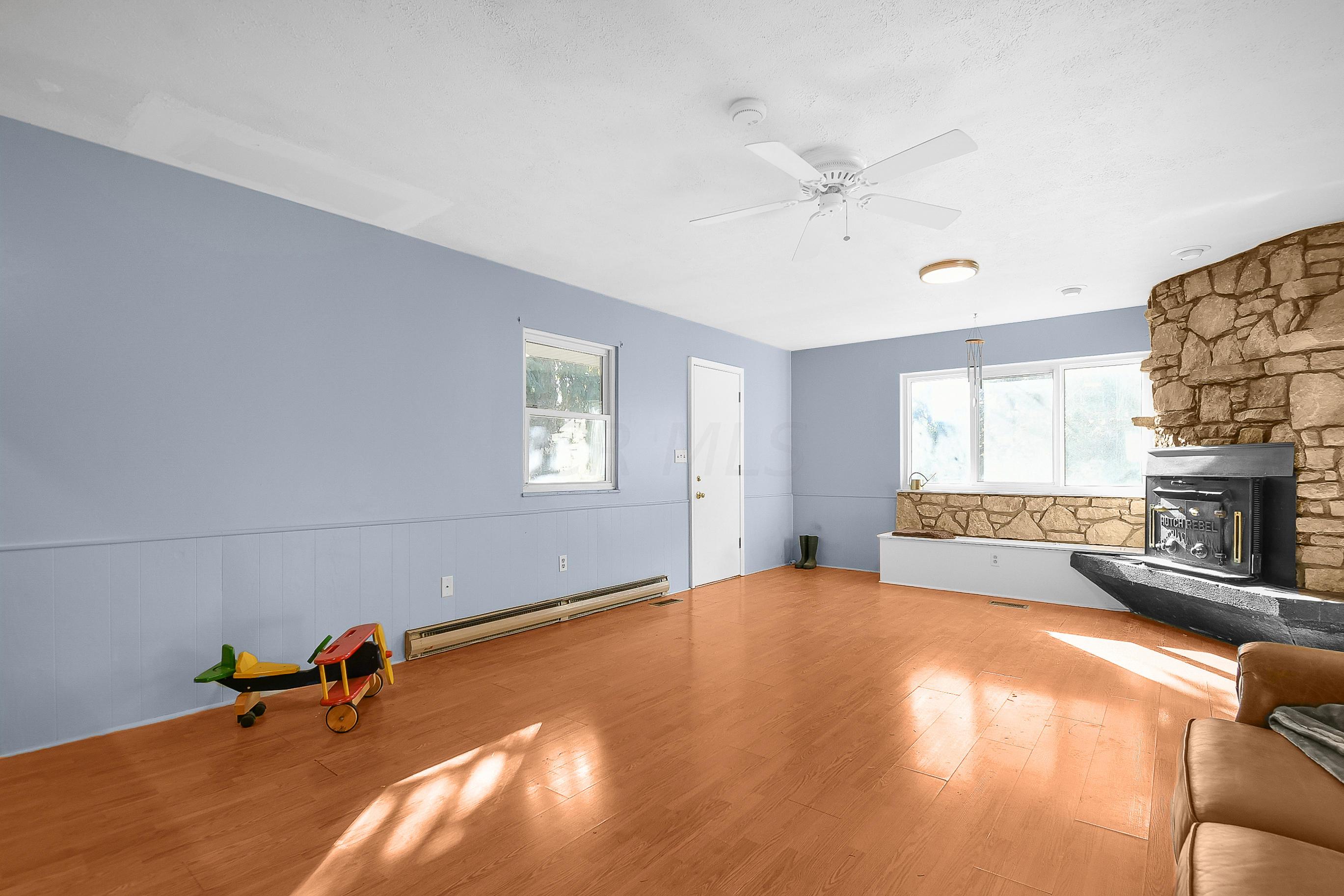 1463 Thurell Road Columbus, OH 43229 - Photo 8 of 28 Gallery Image 8