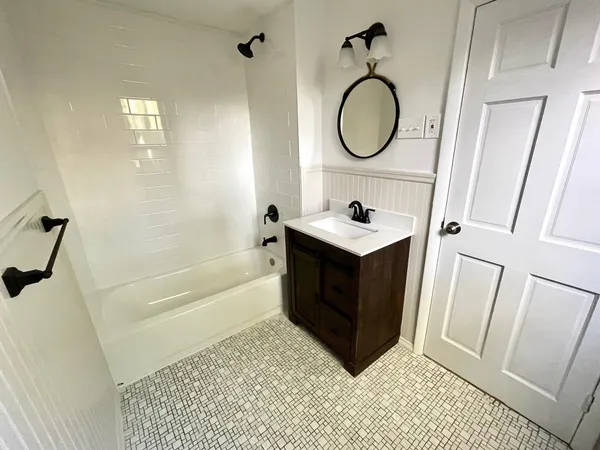 $2,800 | 27 Hopkins Avenue, Unit 1, Jersey City, NJ 07306