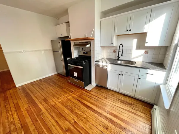 $2,800 | 27 Hopkins Avenue, Unit 1, Jersey City, NJ 07306