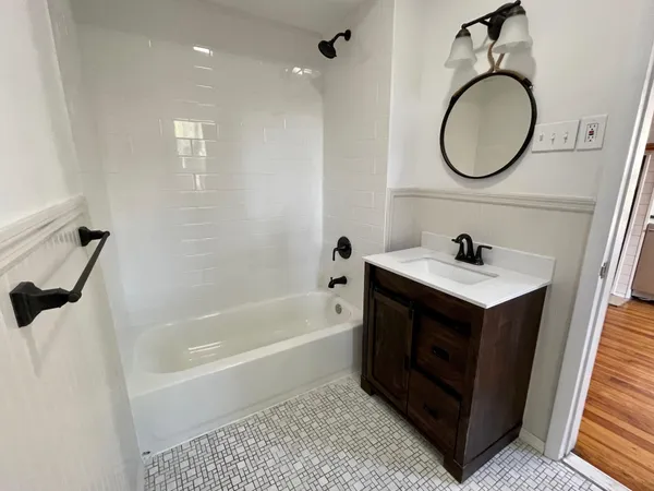 $2,800 | 27 Hopkins Avenue, Unit 1, Jersey City, NJ 07306