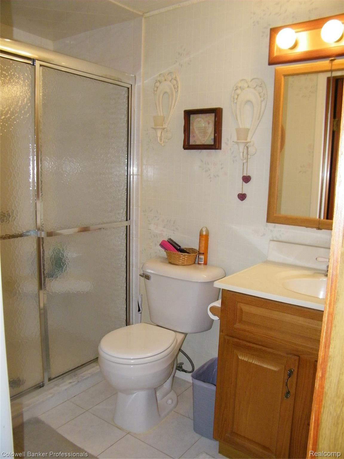 3527 Castle Road North Branch, MI 48461 - Photo 11 of 24 102_0186.JPG