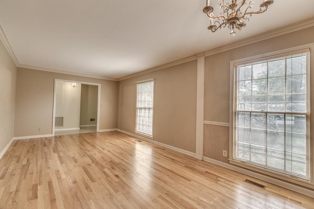 1111 Whitehall Road Murfreesboro, TN 37130 - Photo 14 of 26 Living/dining with hardwood