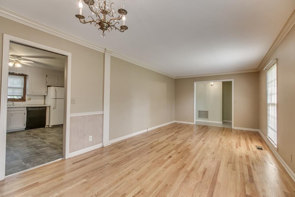 1111 Whitehall Road Murfreesboro, TN 37130 - Photo 15 of 26 Living/dining