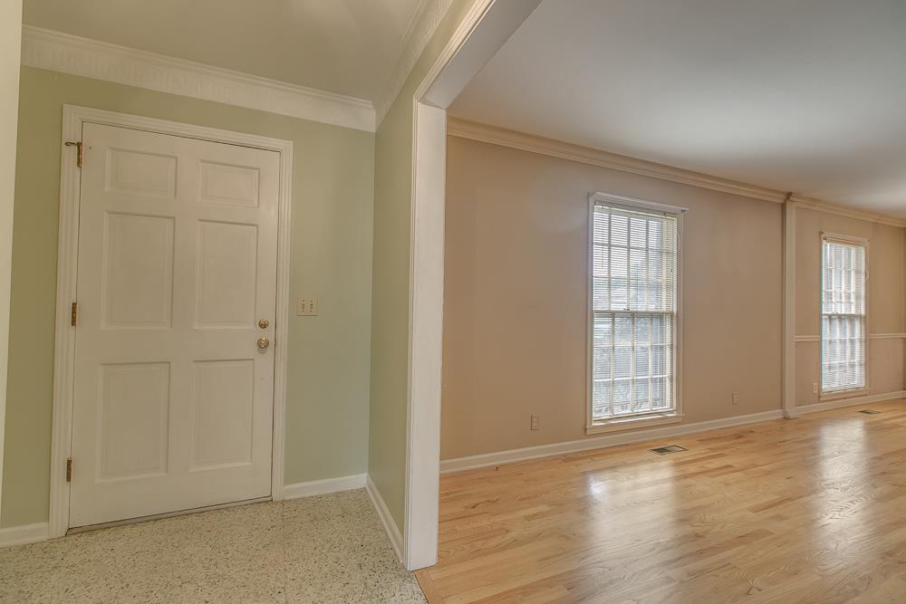 1111 Whitehall Road Murfreesboro, TN 37130 - Photo 16 of 26 Foyer with coat closet