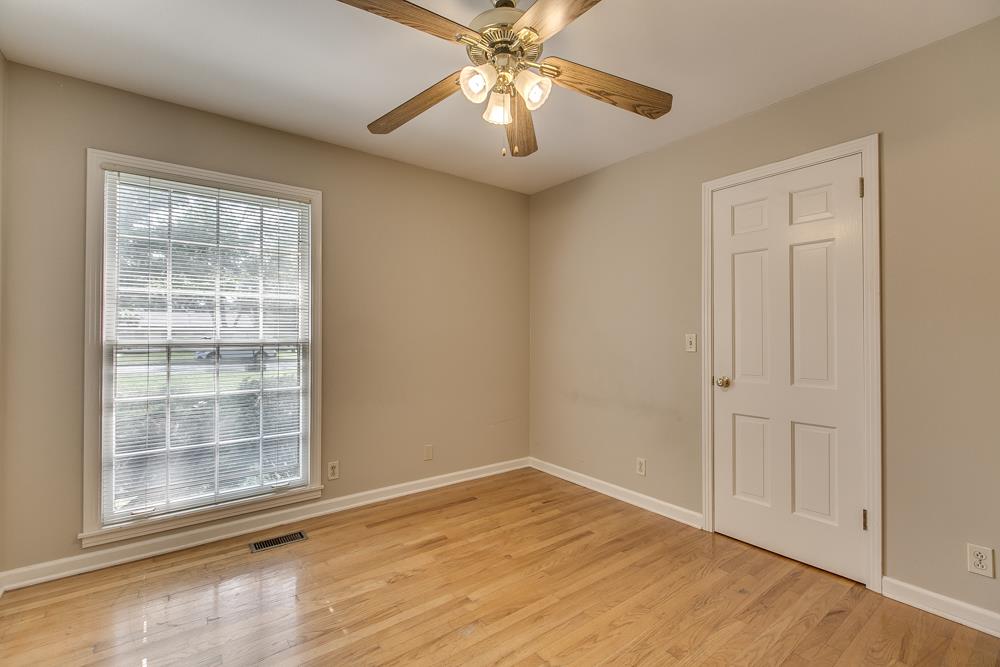 1111 Whitehall Road Murfreesboro, TN 37130 - Photo 23 of 26 2nd bedroom