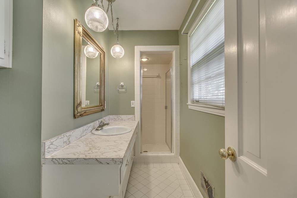 1111 Whitehall Road Murfreesboro, TN 37130 - Photo 26 of 26 Master bath