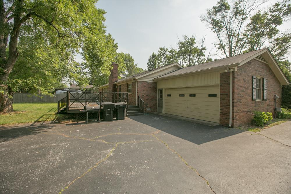1111 Whitehall Road Murfreesboro, TN 37130 - Photo 9 of 26 Oversized 2 car garage