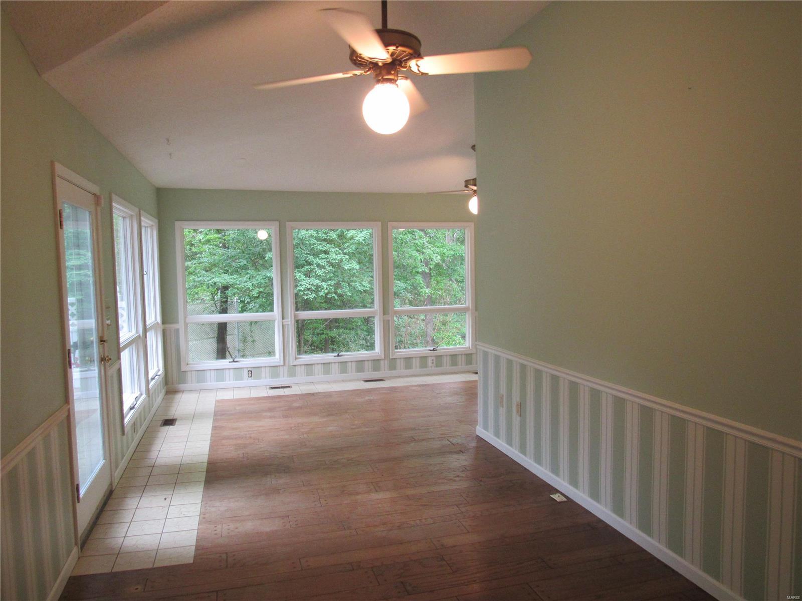 4424 Thatcher Road Alton, IL 62002 - Photo 3 of 30