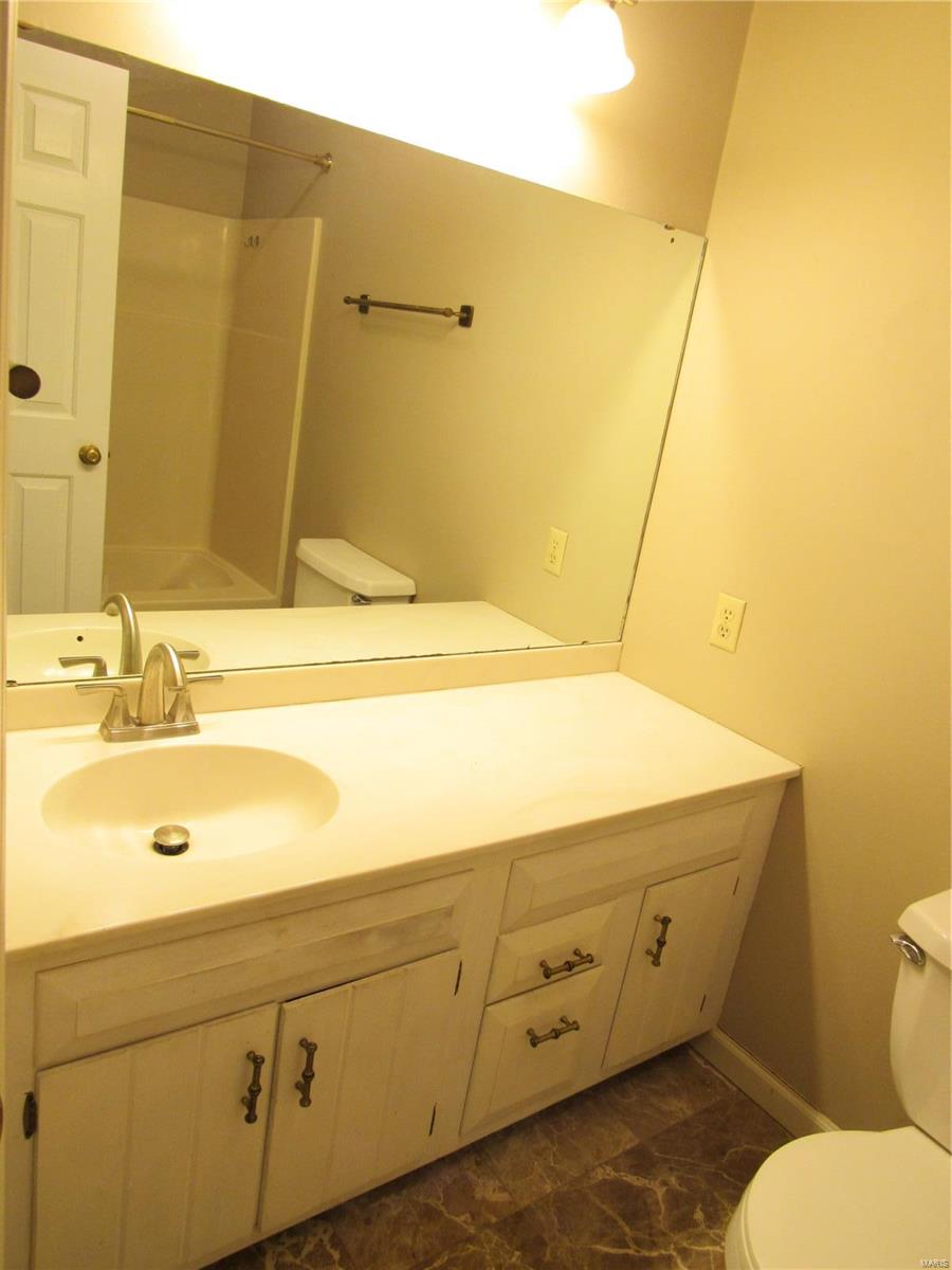 4424 Thatcher Road Alton, IL 62002 - Photo 23 of 30
