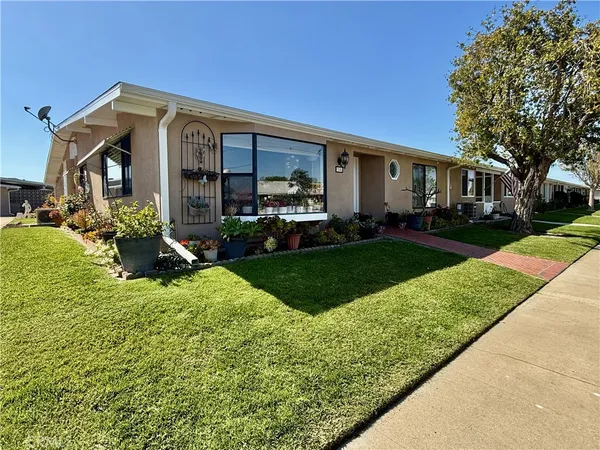 $599,000 | 13451 St Andrews Drive, Unit M5124L, Seal Beach, CA 90740