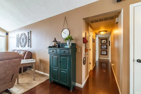 $669,900 | 1055 South 495 East, Lagrange, IN 46761