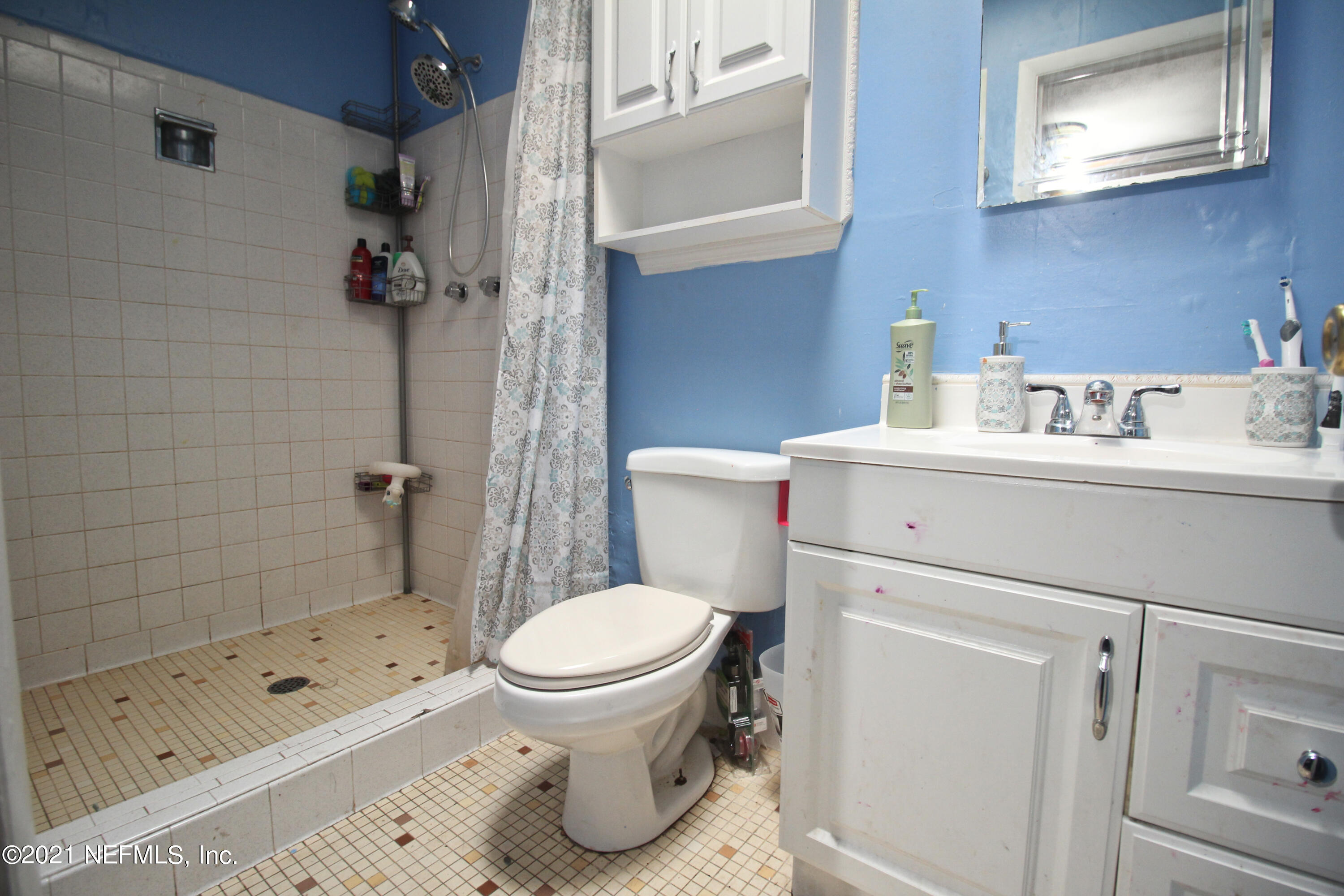 5718 Porsche Road Jacksonville, FL 32244 - Photo 11 of 21 master bath