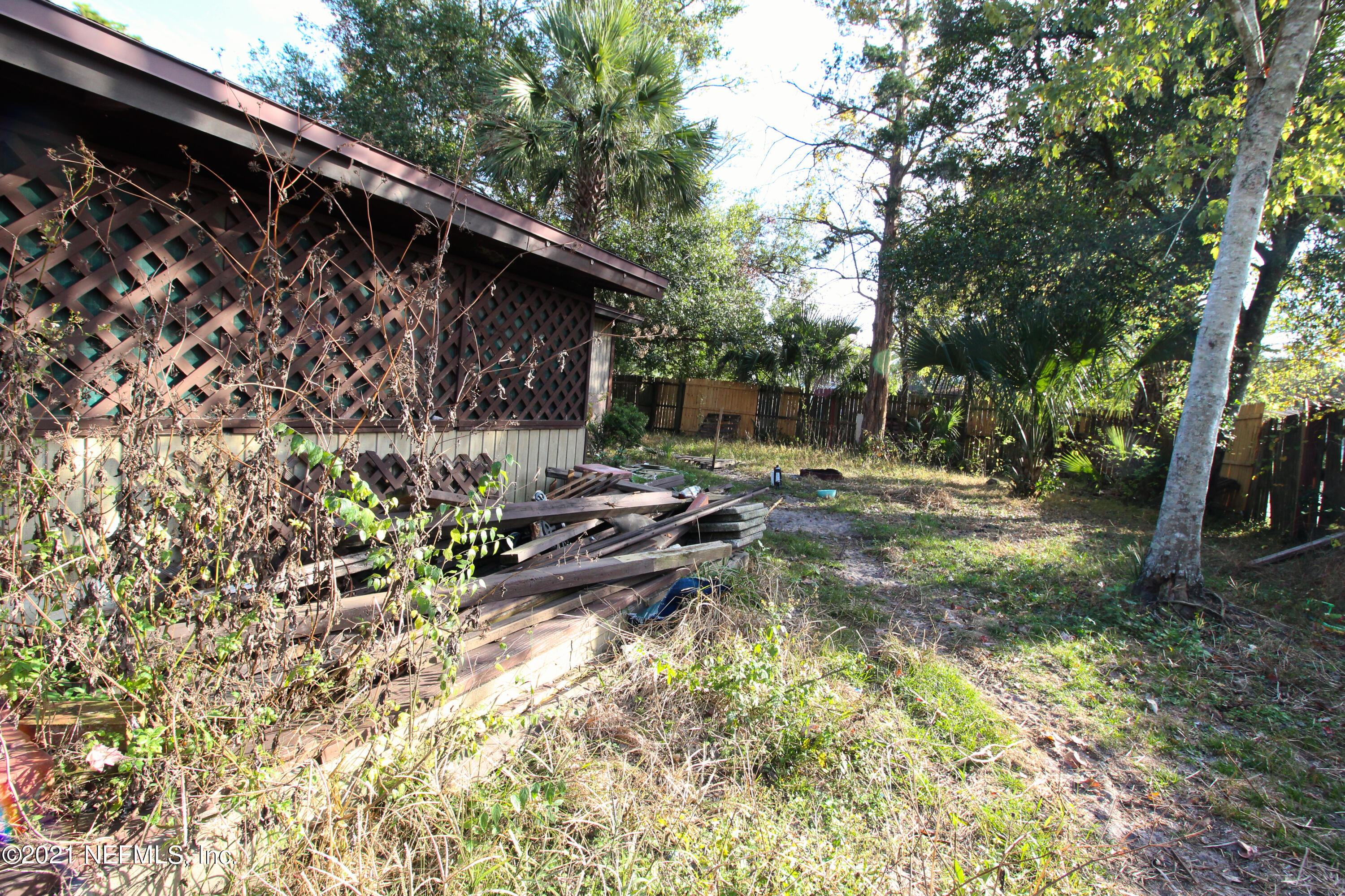 5718 Porsche Road Jacksonville, FL 32244 - Photo 19 of 21 back yard