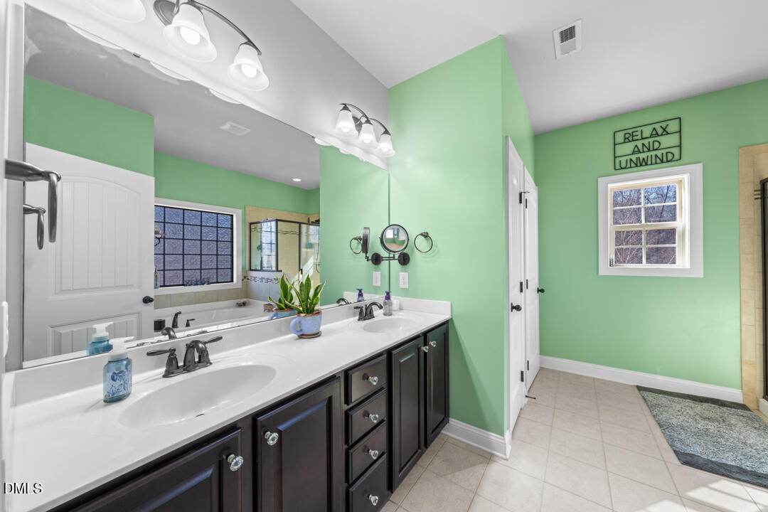 2811 Reynolda Circle Durham, NC 27712 - Photo 25 of 65