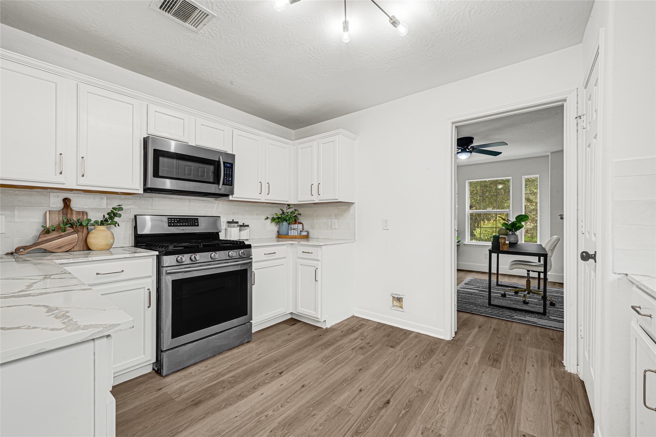 5505 Savannah Woods Lane Rosharon, TX 77583 - Photo 12 of 25