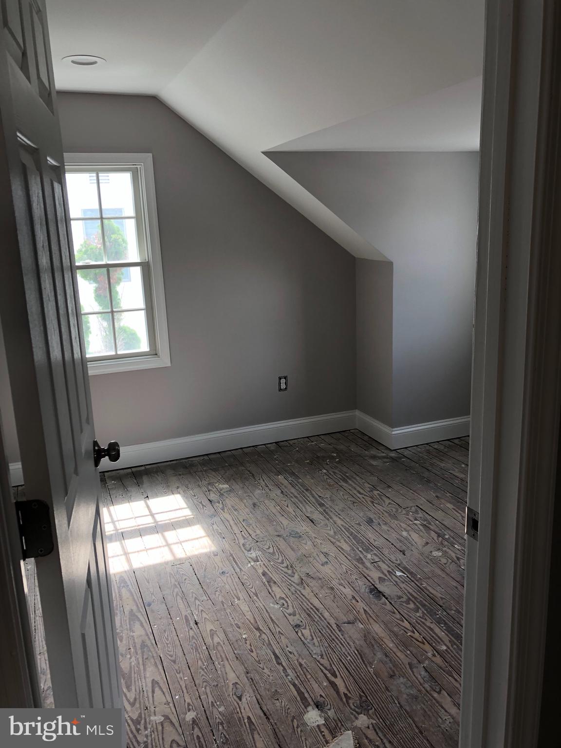 8228 Longpoint Road Baltimore, MD 21222 - Photo 11 of 22