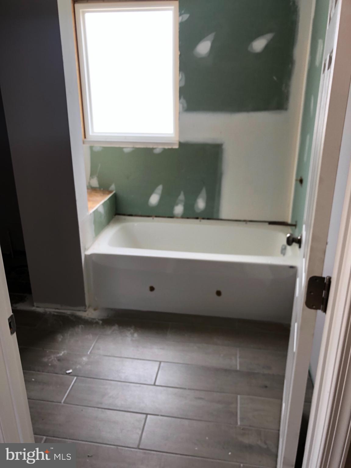 8228 Longpoint Road Baltimore, MD 21222 - Photo 10 of 22