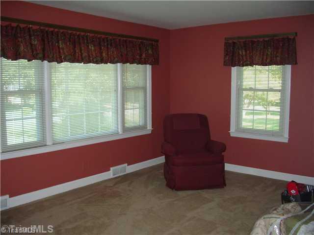 321 Stewart Road Southeast Winston-Salem, NC 27107 - Photo 7 of 8 Living Room.