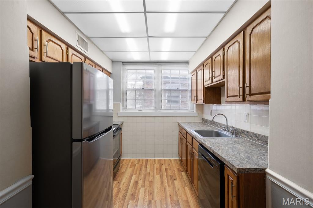 7545 Wellington Way, Unit 2B St. Louis, MO 63105 - Photo 14 of 41