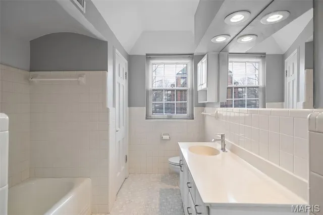 $265,000 | 7545 Wellington Way, Unit 2B, St. Louis, MO 63105