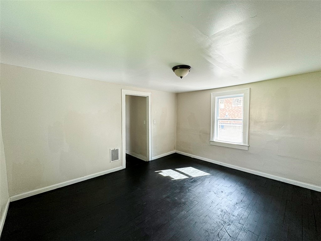 9 Riley Park Rochester, NY 14606 - Photo 16 of 23