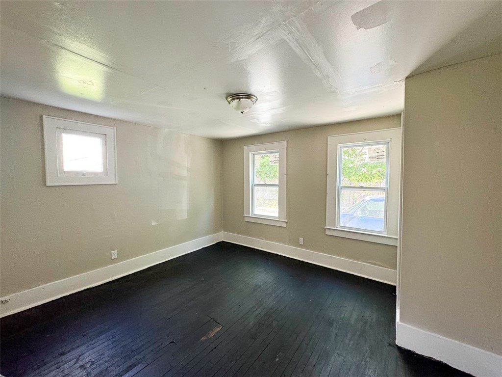 9 Riley Park Rochester, NY 14606 - Photo 6 of 23 First Floor Bedroom