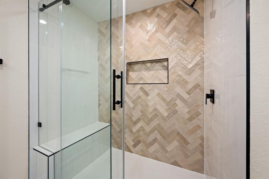 5009 Milam Street Dallas, TX 75206 - Photo 20 of 35 Full bathroom featuring a shower stall