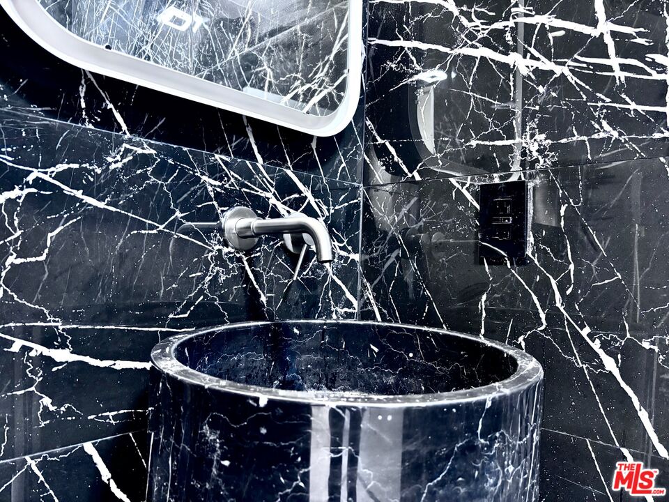 643 North Vista Street Los Angeles, CA 90036 - Photo 26 of 51