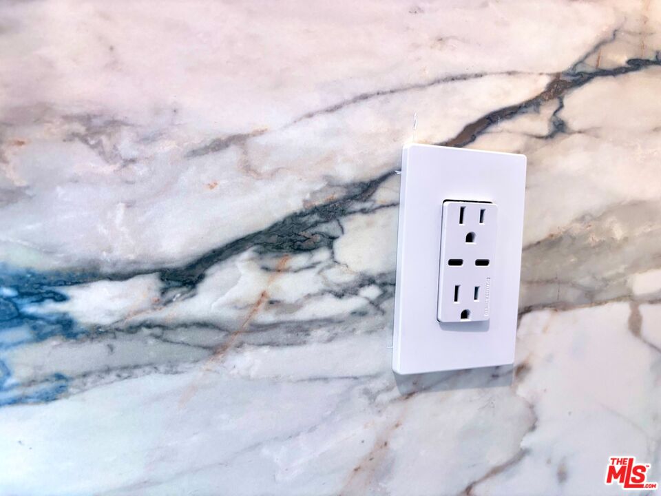 643 North Vista Street Los Angeles, CA 90036 - Photo 32 of 51