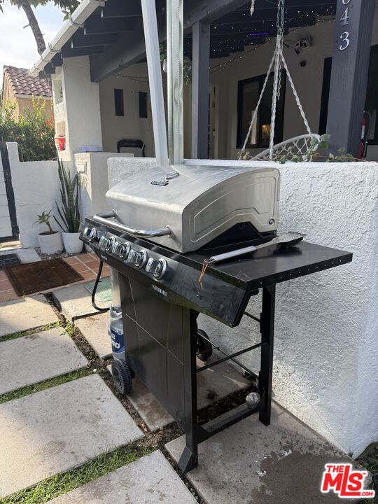 643 North Vista Street Los Angeles, CA 90036 - Photo 48 of 51 a view of balcony and patio