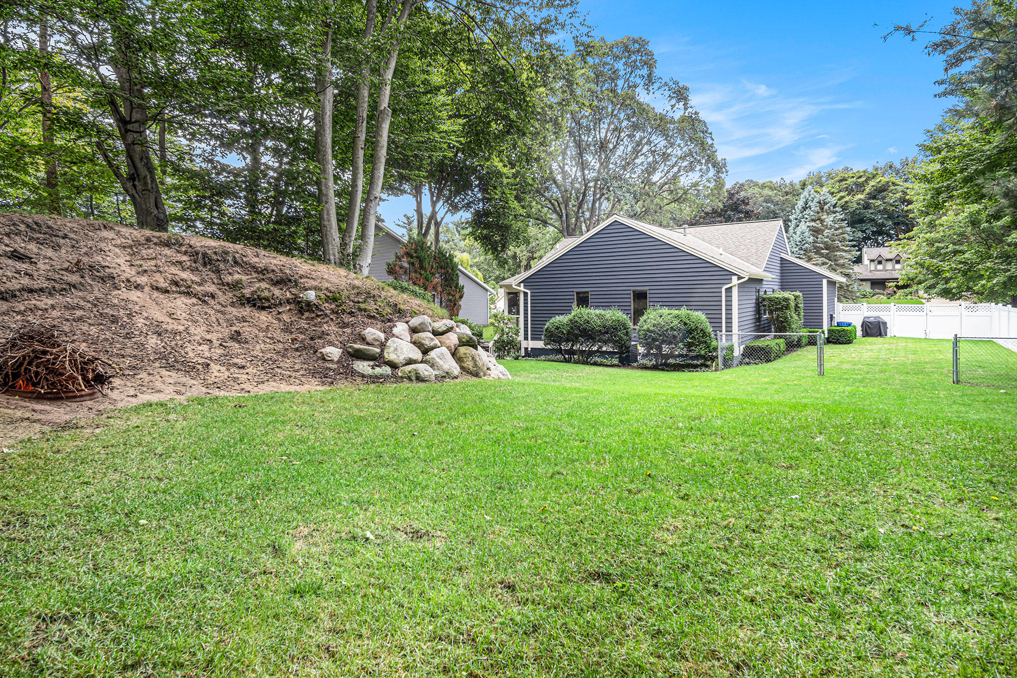 18591 Aztec Drive Spring Lake, MI 49456 - Photo 34 of 42 DSC02553