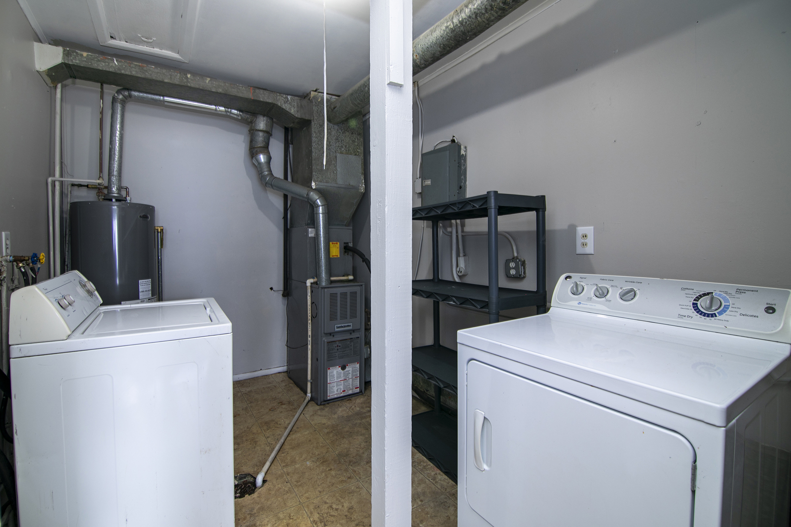 729 Webster Circle West Kankakee, IL 60901 - Photo 11 of 16 a utility room with dryer and washer