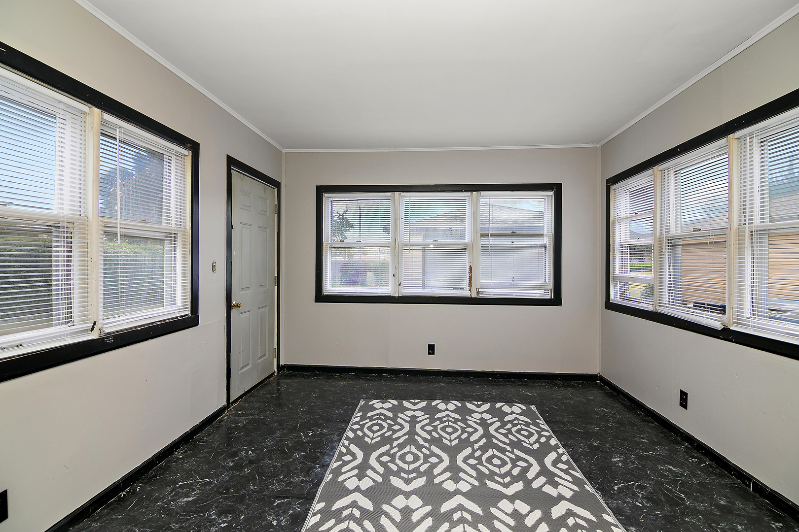 729 Webster Circle West Kankakee, IL 60901 - Photo 6 of 16 a view of an empty room with a window