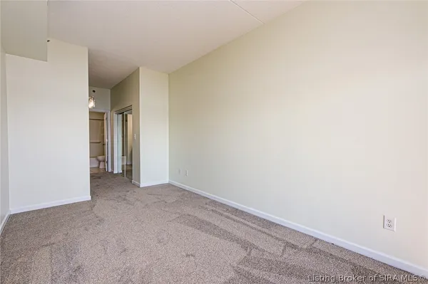 $244,900 | 1 Riverpointe Plaza, Unit 518, Jeffersonville, IN 47130