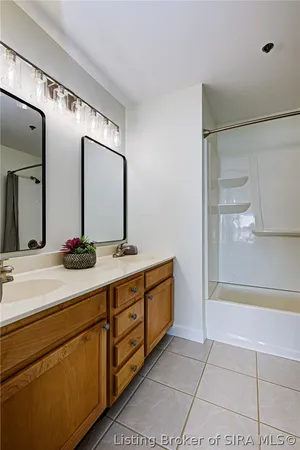 $244,900 | 1 Riverpointe Plaza, Unit 518, Jeffersonville, IN 47130