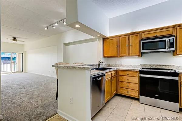 $244,900 | 1 Riverpointe Plaza, Unit 518, Jeffersonville, IN 47130