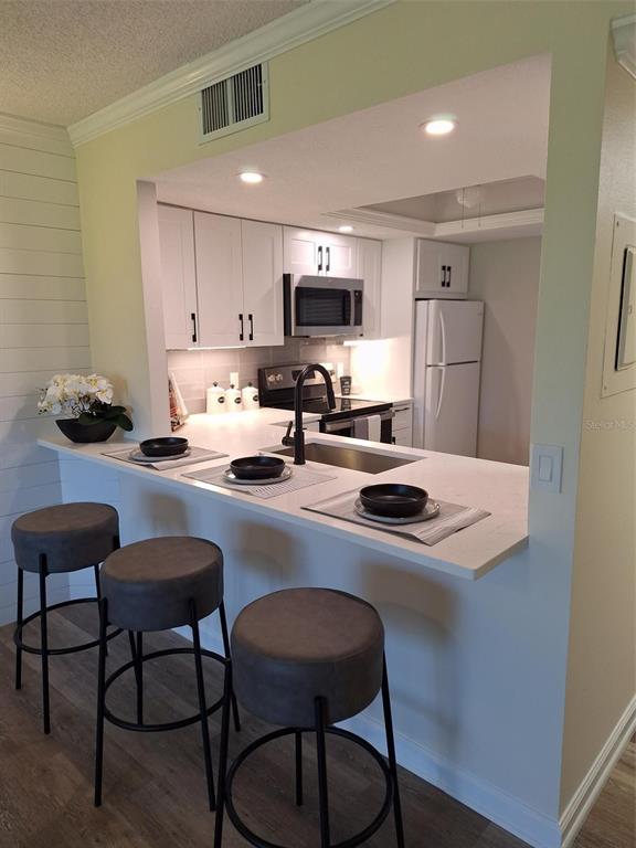 3700 South Beneva Road Sarasota, FL 34232 - Photo 3 of 29
