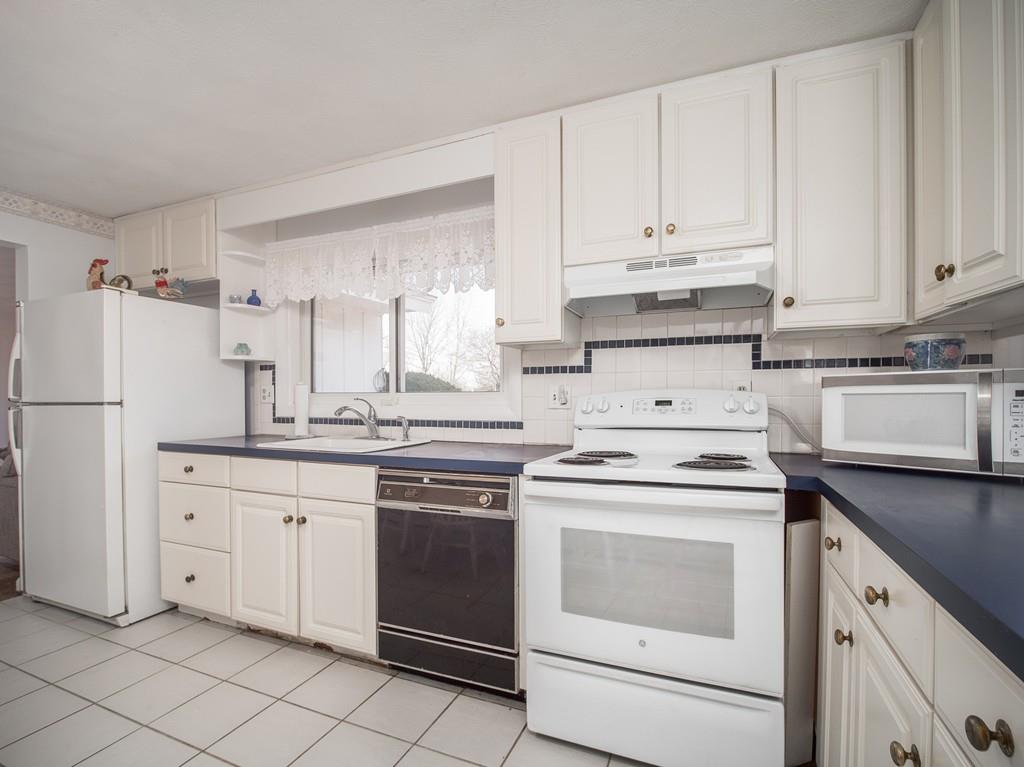 16 Cornell Road Danvers, MA 01923 - Photo 3 of 30 Gallery Image 3
