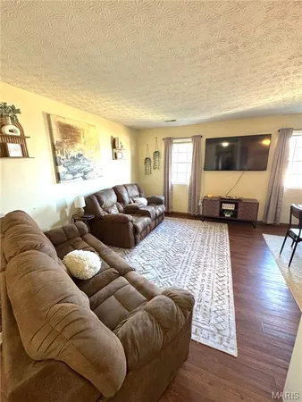 $875 | 1307 Main Street, Unit A, Highland, IL 62249