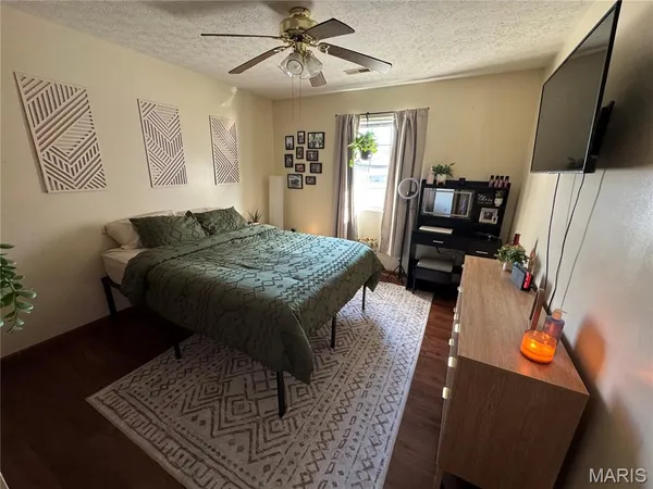 $875 | 1307 Main Street, Unit A, Highland, IL 62249