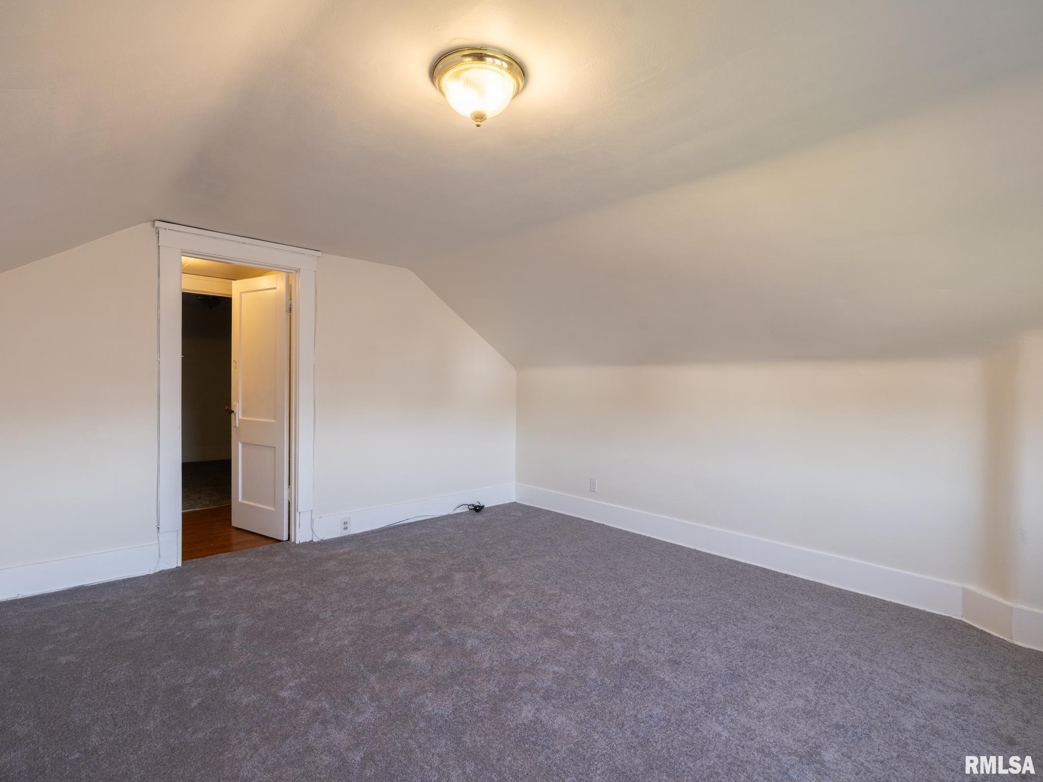 4236 North Prospect Road Peoria, IL 61603 - Photo 30 of 47