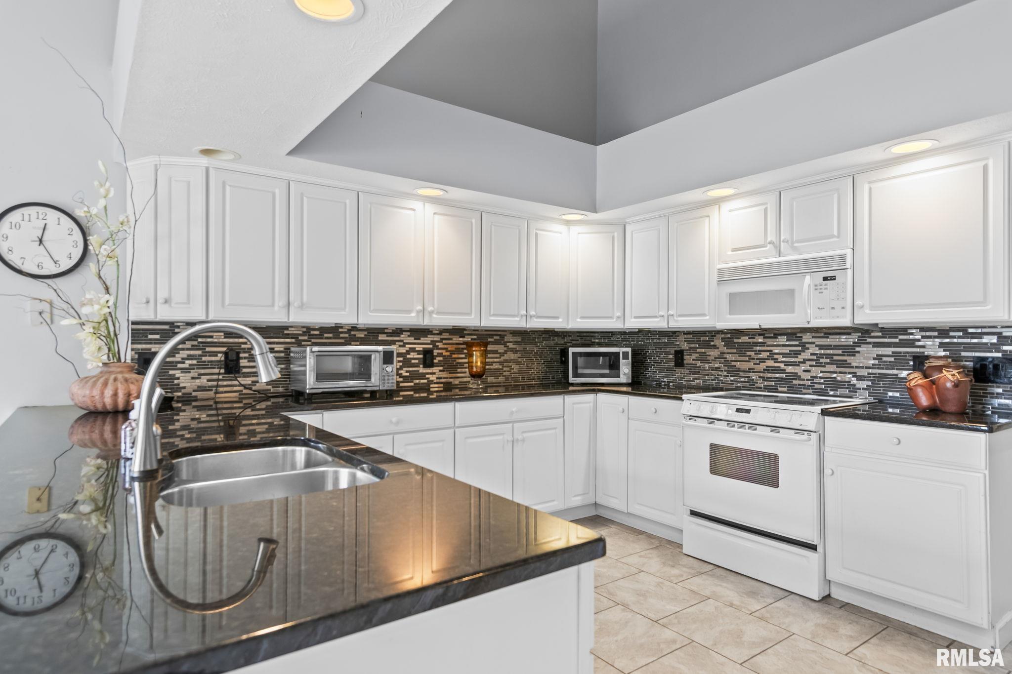 4509 Blackwolf Road Springfield, IL 62711 - Photo 19 of 61