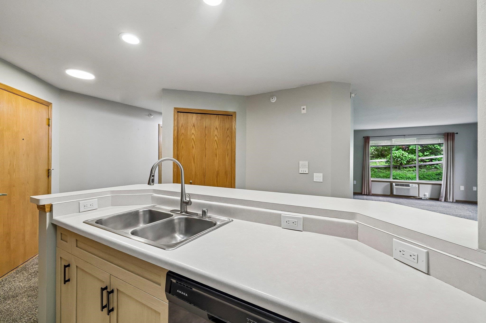 7203 Mid Town Road, Unit 212 Madison, WI 53719 - Photo 19 of 37