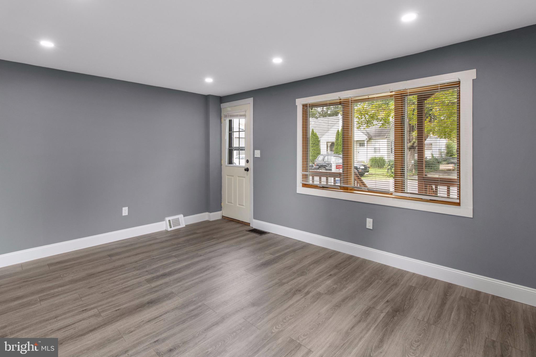 816 Rosa Avenue Croydon, PA 19021 - Photo 3 of 24 Gallery Image 3
