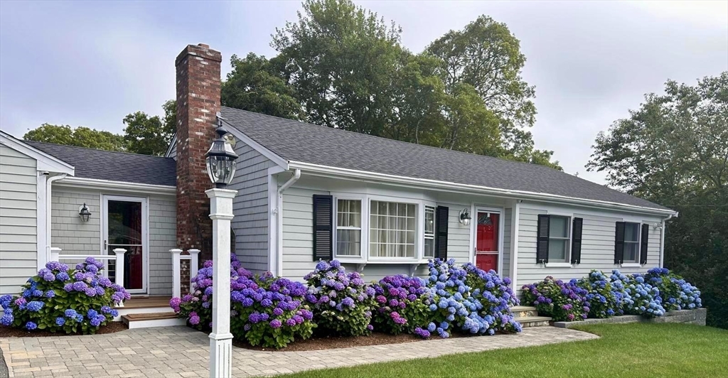 81 Sterling Road Barnstable, MA 02601 - Photo 1 of 42