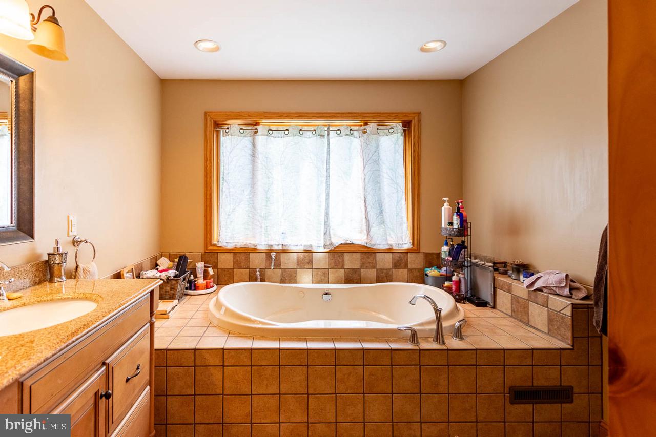 6882 Hungry Hollow Road Alexandria, PA 16611 - Photo 17 of 31