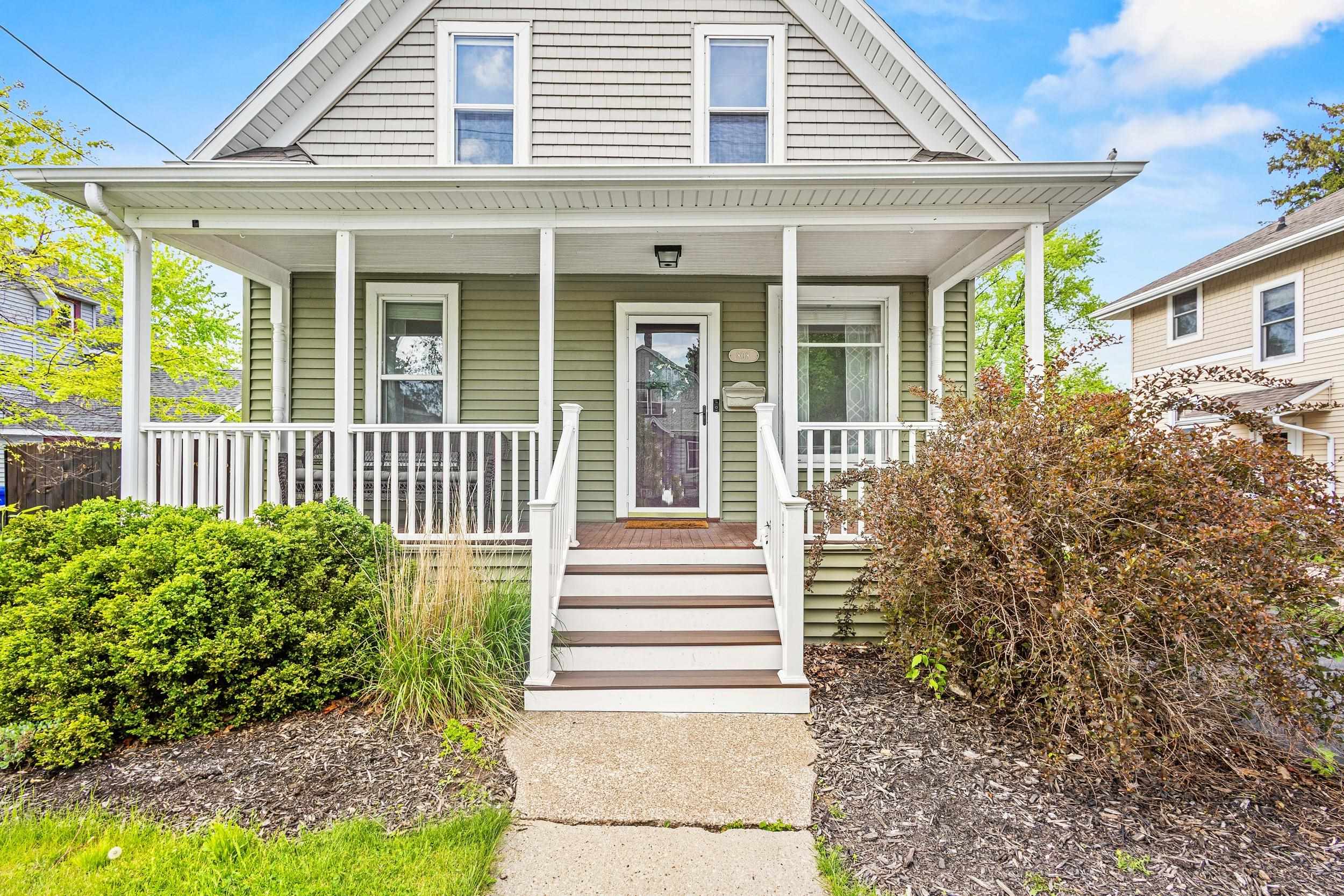 808 East Hancock Street Appleton, WI 54911 - Photo 5 of 64