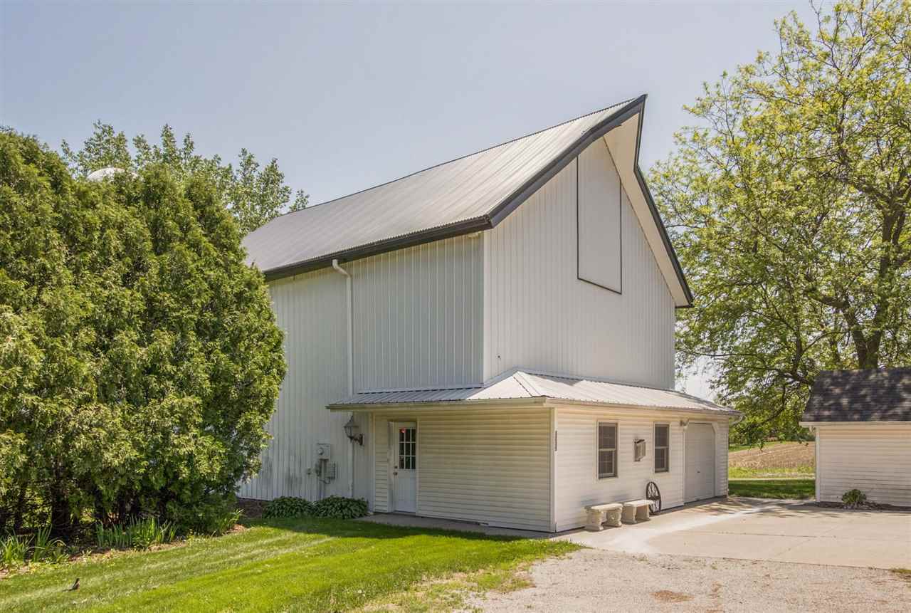 3235 Rohret Road Iowa City, IA 52246 - Photo 2 of 26 Gallery Image 2