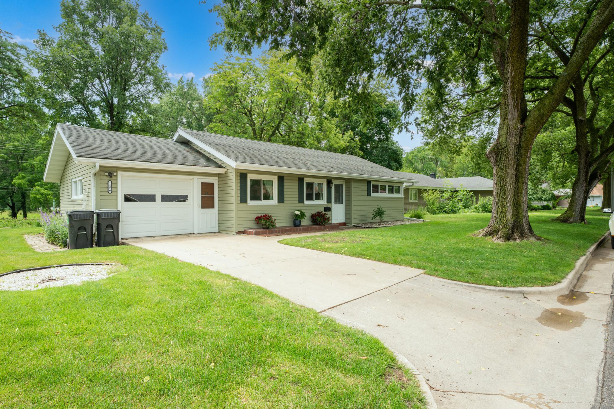 1426 Graham Court Southeast Rochester, MN 55904 - Photo 31 of 33